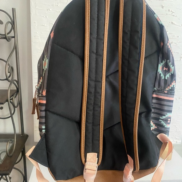 Aztec Backpack - Picture 4 of 4